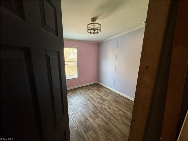 4886 Oak Branch Lane, Walkertown, NC 27051