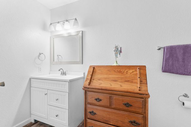 704 Iowa Colony Road, Hollister, MO 65672