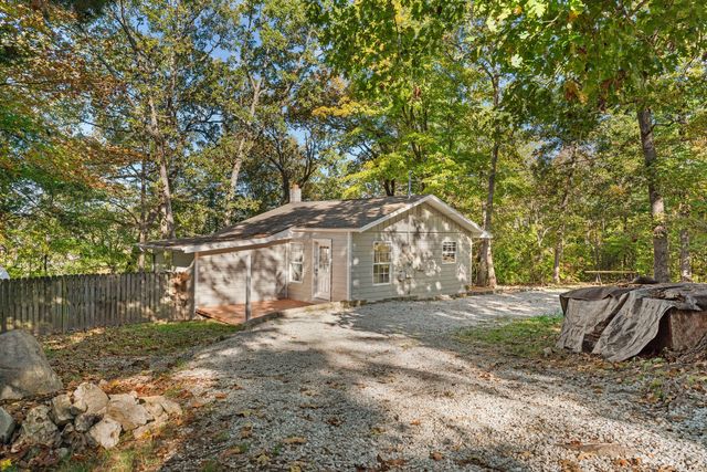 704 Iowa Colony Road, Hollister, MO 65672