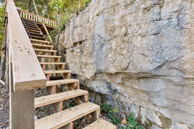 704 Iowa Colony Road, Hollister, MO 65672