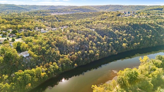 704 Iowa Colony Road, Hollister, MO 65672