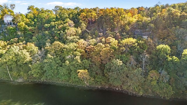 704 Iowa Colony Road, Hollister, MO 65672