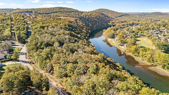 704 Iowa Colony Road, Hollister, MO 65672