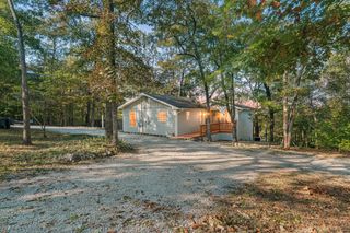 704 Iowa Colony Road, Hollister, MO 65672