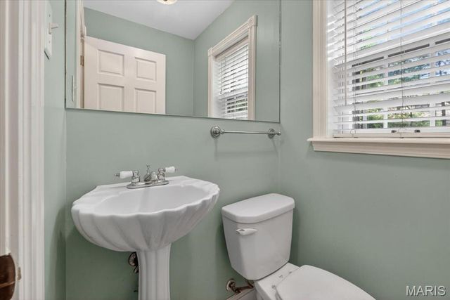 7225 Clayton Road, St Louis, MO 63117