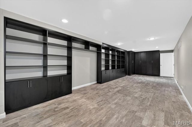 7225 Clayton Road, St Louis, MO 63117