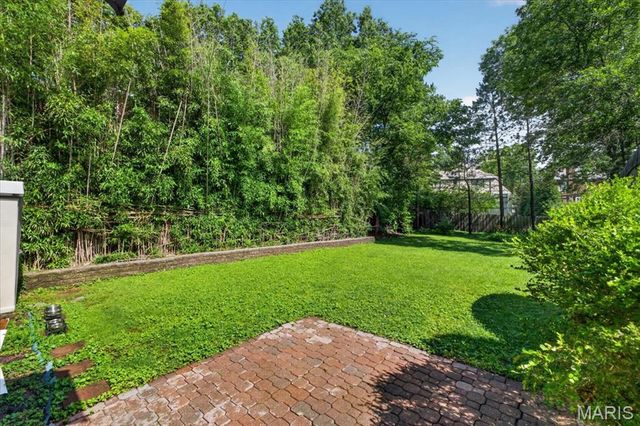 7225 Clayton Road, St Louis, MO 63117