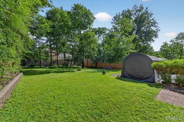 7225 Clayton Road, St Louis, MO 63117