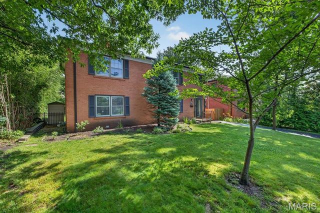 7225 Clayton Road, St Louis, MO 63117