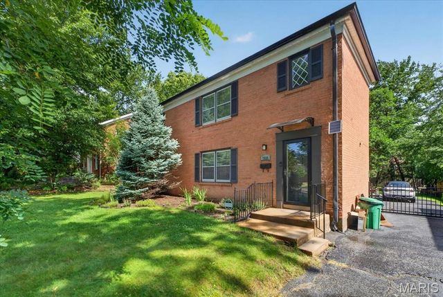 7225 Clayton Road, St Louis, MO 63117