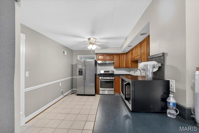 7225 Clayton Road, St Louis, MO 63117