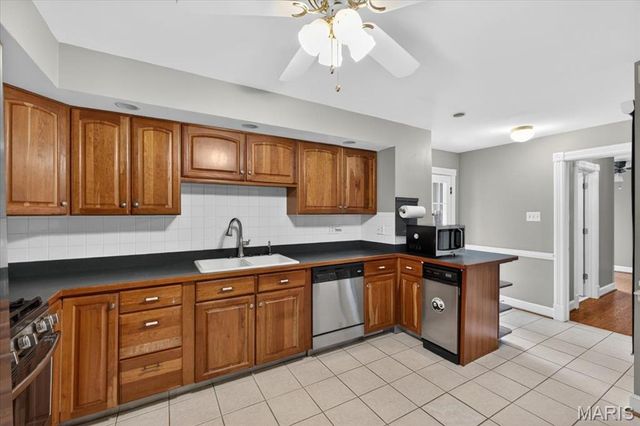 7225 Clayton Road, St Louis, MO 63117