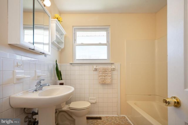 2148 ELDER DR, Wilmington, DE 19808