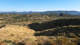 21 Summit Valley, Hesperia, CA 92345