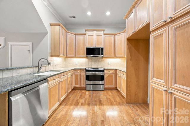 3504 Winslow Green Drive, Charlotte, NC 28210