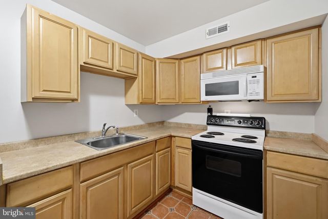 4702 TECUMSEH ST, College Park, MD 20740