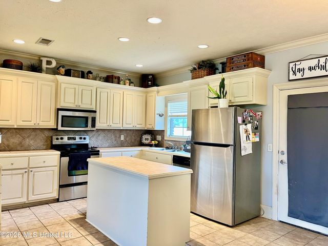 211 Tucker Drive, Brandon, MS 39042