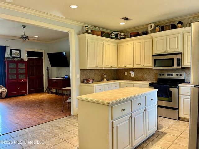 211 Tucker Drive, Brandon, MS 39042