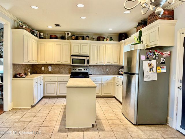 211 Tucker Drive, Brandon, MS 39042