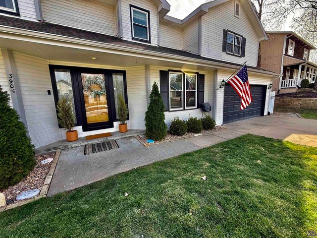 3905 W 8th St, Lawrence, KS 66049