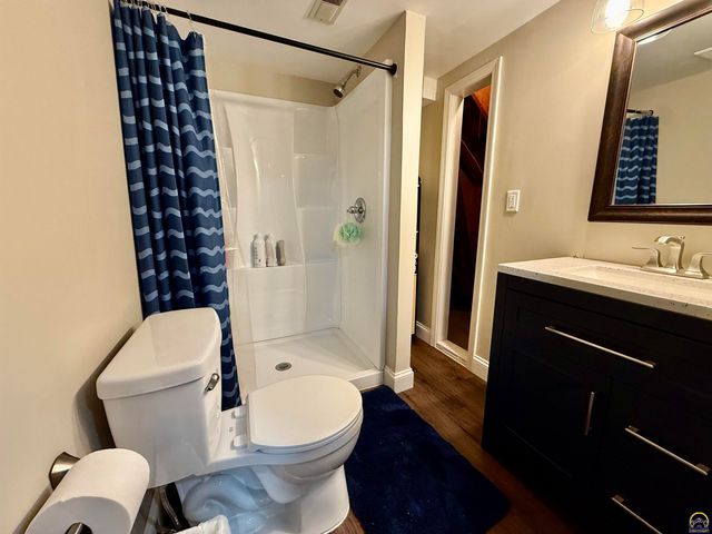 3905 W 8th St, Lawrence, KS 66049