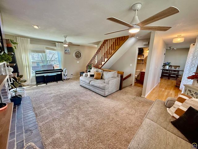 3905 W 8th St, Lawrence, KS 66049