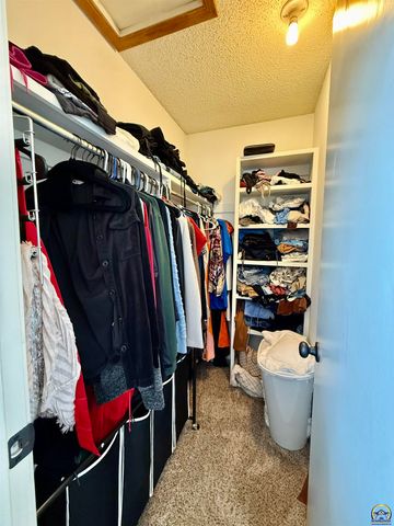 3905 W 8th St, Lawrence, KS 66049