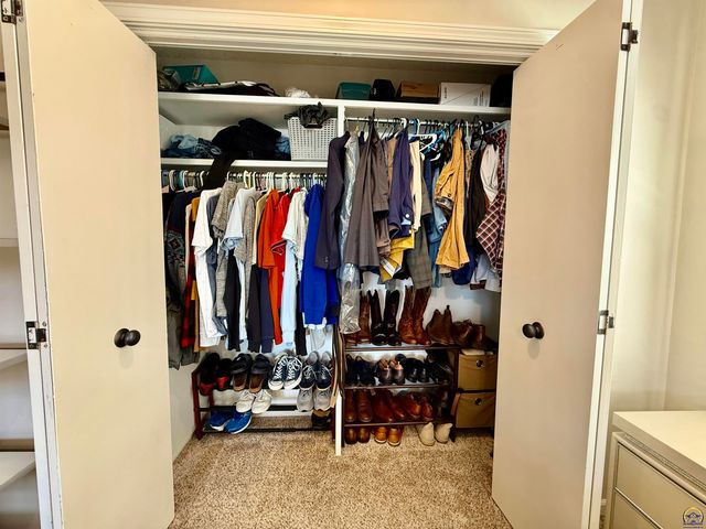 3905 W 8th St, Lawrence, KS 66049