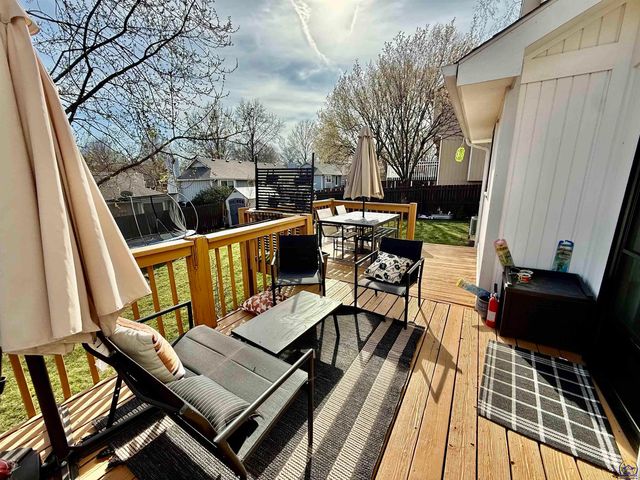 3905 W 8th St, Lawrence, KS 66049