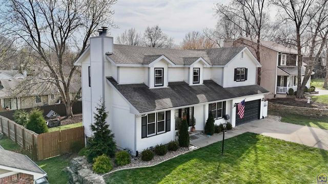 3905 W 8th St, Lawrence, KS 66049