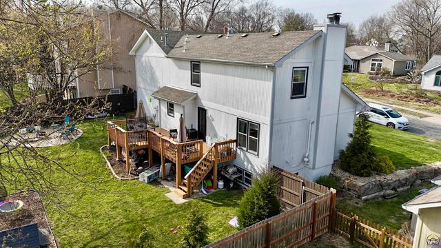 3905 W 8th St, Lawrence, KS 66049