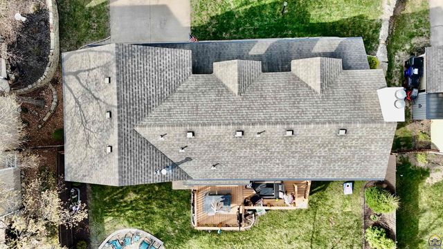 3905 W 8th St, Lawrence, KS 66049