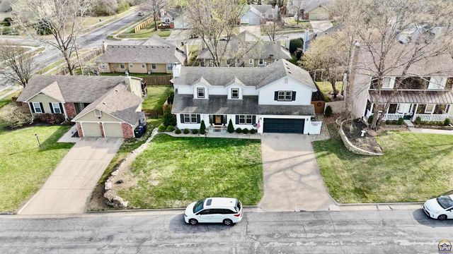 3905 W 8th St, Lawrence, KS 66049
