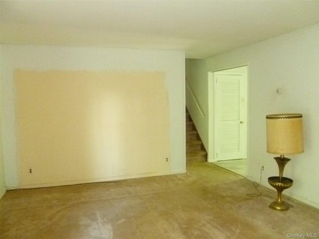 17 Chestnut Lane, Newburgh, NY 12550
