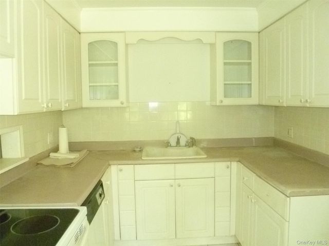 17 Chestnut Lane, Newburgh, NY 12550