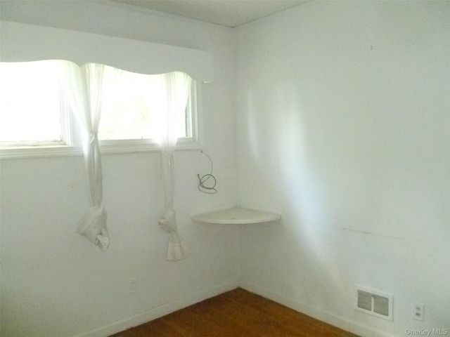17 Chestnut Lane, Newburgh, NY 12550