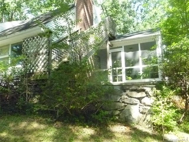 17 Chestnut Lane, Newburgh, NY 12550