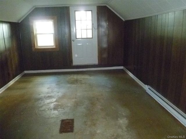 17 Chestnut Lane, Newburgh, NY 12550