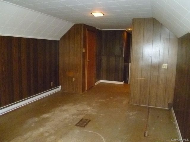 17 Chestnut Lane, Newburgh, NY 12550