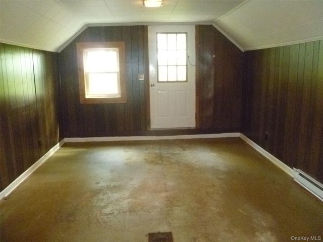 17 Chestnut Lane, Newburgh, NY 12550