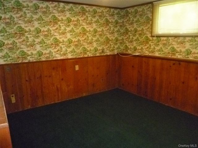 17 Chestnut Lane, Newburgh, NY 12550