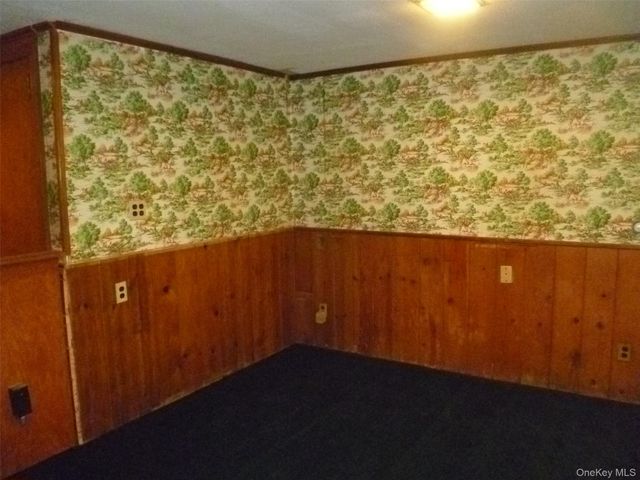 17 Chestnut Lane, Newburgh, NY 12550