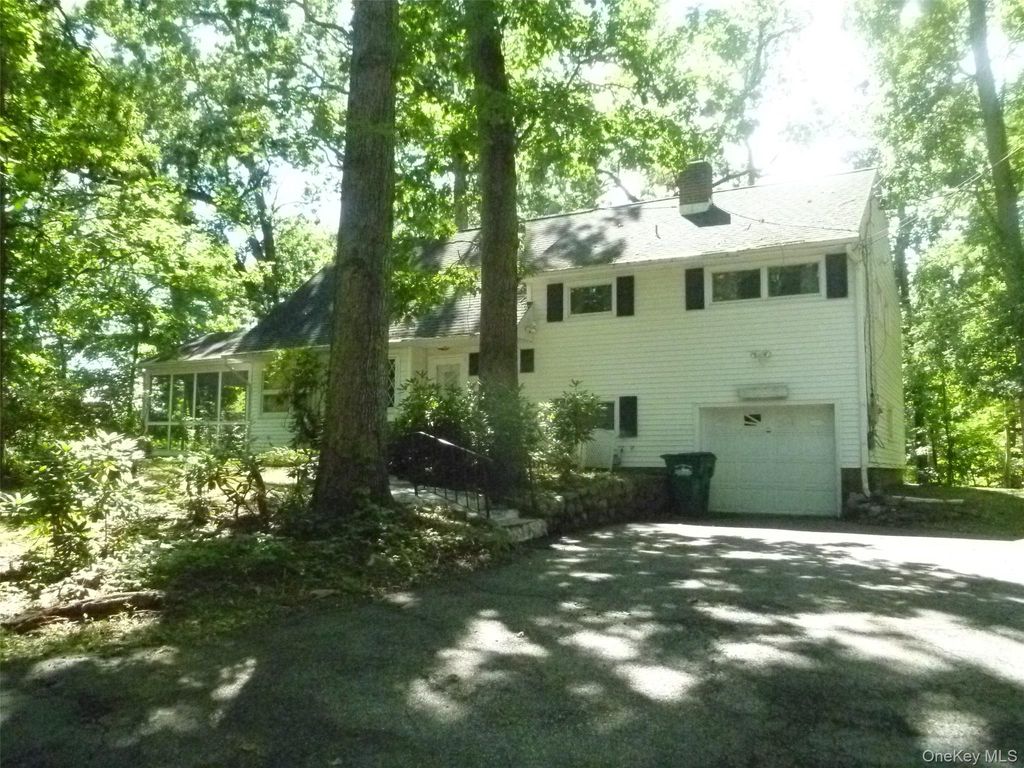 17 Chestnut Lane, Newburgh, NY 12550 — photo 2