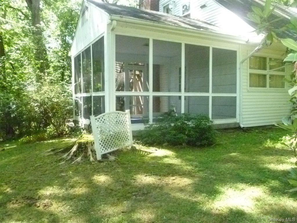 17 Chestnut Lane, Newburgh, NY 12550 — photo 3