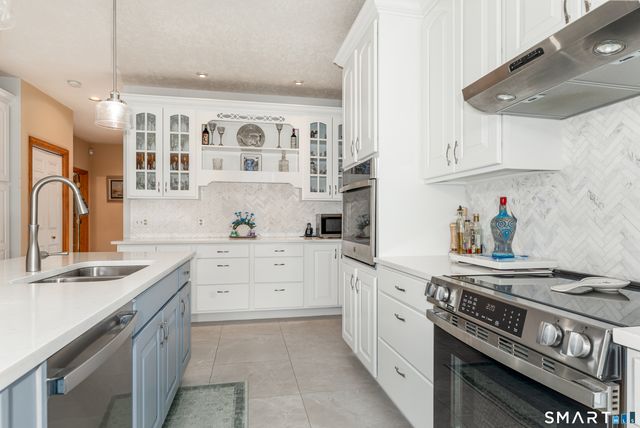193 Stoneybrook Lane, Watertown, CT 06795