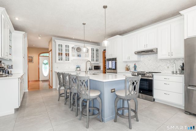 193 Stoneybrook Lane, Watertown, CT 06795