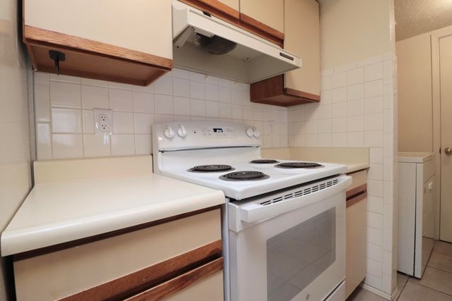 2451 Northwest Circle NW, Albuquerque, NM 87104