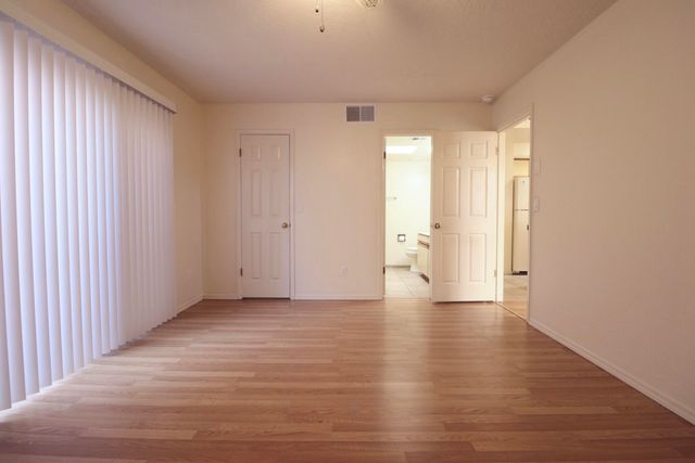 2451 Northwest Circle NW, Albuquerque, NM 87104