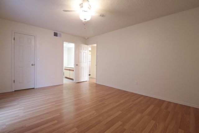 2451 Northwest Circle NW, Albuquerque, NM 87104