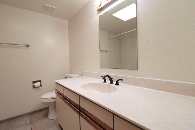 2451 Northwest Circle NW, Albuquerque, NM 87104